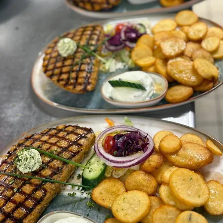 Attikos & Restaurant 酒店