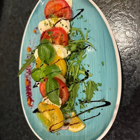 Attikos & Restaurant 伦根费尔德