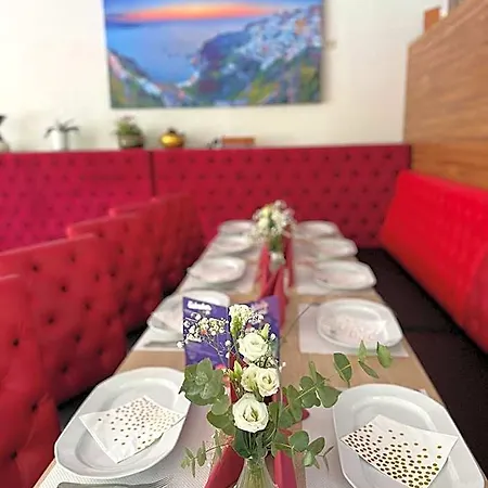 Attikos & Restaurant Hotel *