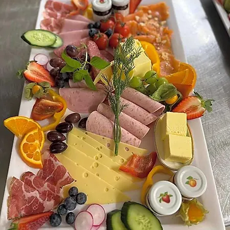 Attikos & Restaurant *