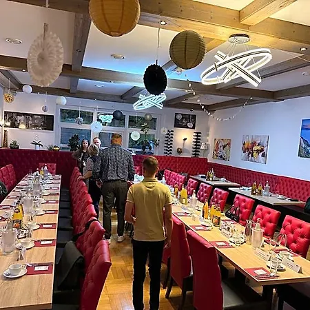 Attikos & Restaurant Hotel *