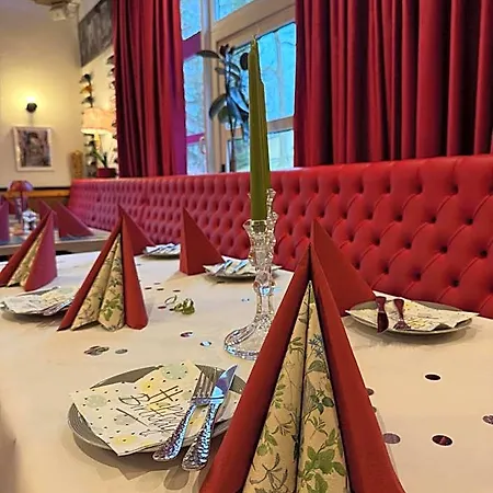 Attikos & Restaurant Hotel *