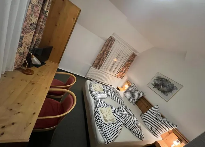 Attikos & Restaurant Hotel *